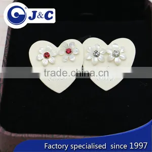 Customized Natural Conch Sea Shell Stud Earrings thumbnail-5