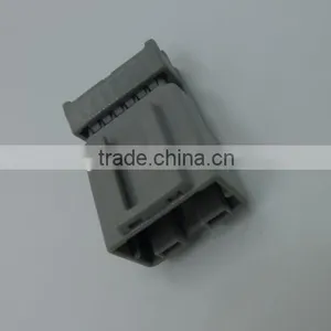 6 Way Plastic Male and Female Wire to Wire Automotive Connector thumbnail-1