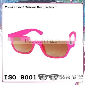 Colorful Quality Assured Sunglasses With Soft Touch Coat thumbnail-5