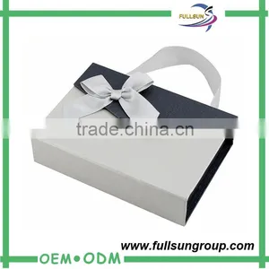 Custom Made Cardboard Carrying Box With Handle thumbnail-1