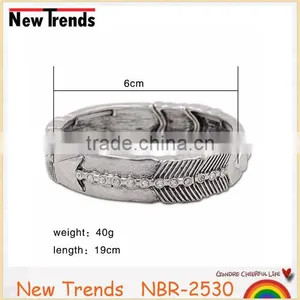 2016 Crystal Alloy Leaf Bangle Metallic Plated Fashion Leaves Rhinestone Bangle thumbnail-1