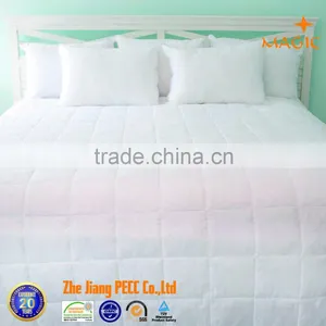 Luxurious Silk Fabric 90% Goose Down Filled Comforter, Super Soft for 5 Star Hotel thumbnail-1
