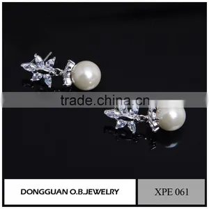 Jewelry Fashion Stud Pearl Earring for Women, Simple Designer Silver Earrings thumbnail-5