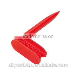 Portable Mini Clothes Peg Plastic Beach Chair Mat Peg thumbnail-4