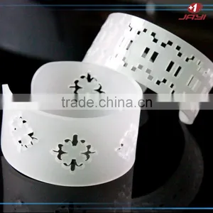 Chinese Factory Wholesale Luxury Fancy Handmade Acrylic Lucite Plastic Ladies Bracelet thumbnail-1