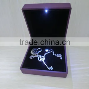 Luxur Varnished Ring Box Bangle Box Wedding Gift Set With LED Nacklace Wooden Box thumbnail-2
