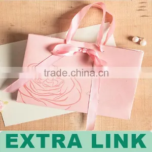 Good Quality Wedding 300g Art Card Paper Box Packaging for Candy With Handle thumbnail-4
