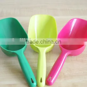Plastic Ice Scoop for Kids thumbnail-1