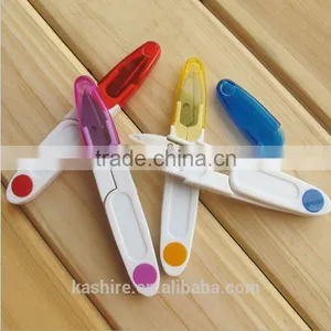 Embroidery Small Scissor With Cap thumbnail-1