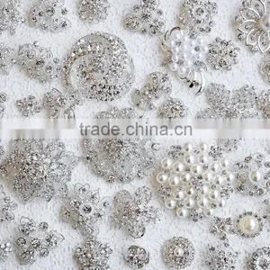 Rhinestone Button Brooch Embellishment Pearl Crystal Wedding Brooch Bouquet Cake Hair Comb Clip Large Assorted Decoration thumbnail-4