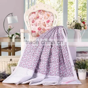 Summer Handmade Patchwork Quilt Made in China ,cheap Microfiber Quilt thumbnail-1