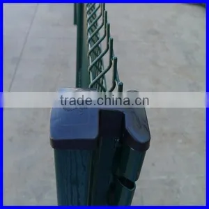 Beatiful Color Curvy Wire Mesh Fence Welded Wire Fence thumbnail-6