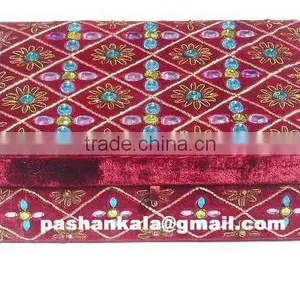 Embroidery Velvet Luxury Invitations Box thumbnail-1