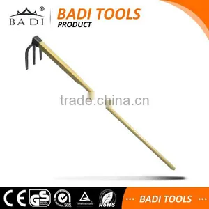 New Long Handle Steel 3 Prong Garden Hoe With Wood Handle thumbnail-1