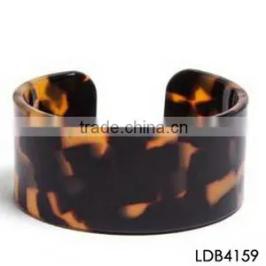 DEEP TORTOISE COLOR THICK RESIN CUFF BANGLE FASHION LADY LIKE Quality Choice thumbnail-1