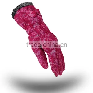 Conductive Thread Touch Finger Gloves thumbnail-1