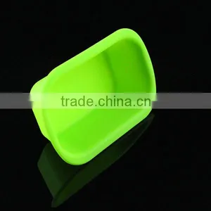 Oblong Shape Silicone Baking King Cake Pan thumbnail-3