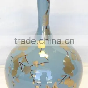 Lacquer Vase thumbnail-1