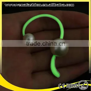 Glow in the Night Ear Cuff Flat Stud Earring Pearl thumbnail-3