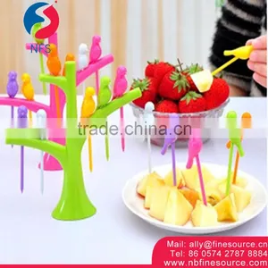 New Style Rainbow Colors Cute Bird Plastic Fruit Fork Set thumbnail-1