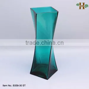 Hebei Factory Handmade Mouth Blown Square Glass Vase thumbnail-1