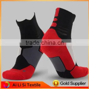 Custom Elite Basketball Socks, Basketball Crew Socks, Running Socks thumbnail-1
