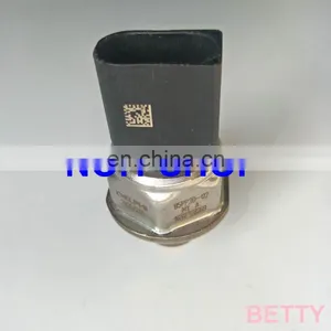 High Quality Common Rail Pressure Sensor 85PP30-02, 28357705 ,1507715626 thumbnail-3