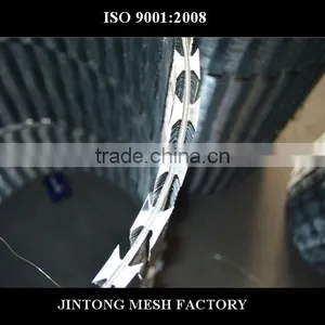 Combat Wire Razor Barbed Wire Mesh Fence for Sale thumbnail-1