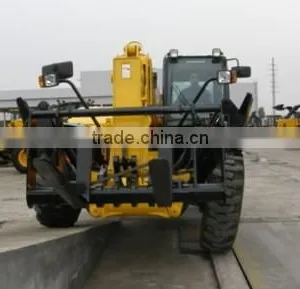 Telescoping Forklift 4.5tons thumbnail-1