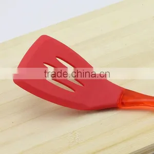 Silicone Kitchen Cooking Tool Slotted Pancake Turner thumbnail-2