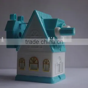 House Shaped Stylish Hand Crank Pencil Sharpener thumbnail-2