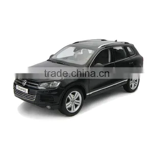 1:18 Scale Diecast Car Model thumbnail-1