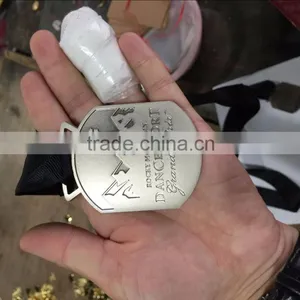 Metal Uniform Decoration Badge thumbnail-1