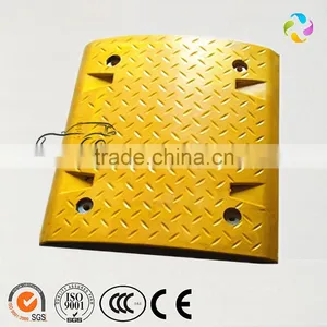 Traffic Rubber Speed Hump for Road Safety thumbnail-2
