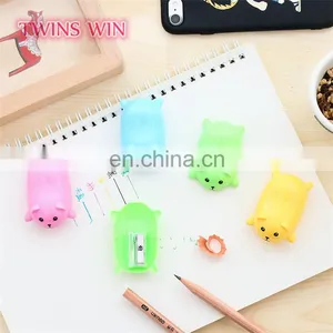 2018 Cute Korean Stationery Candy Color Bear Plastic Pencil Sharpener for School Students Kids Manual Pencil Sharpener thumbnail-4