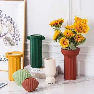 Roman Innovative Nordic Orange Red Ceramic Vase Floral Organ Style Design , Art Decoration Wholesale thumbnail-4