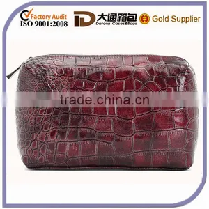 Square Garnet-red Alligator Pattern PU Cosmetic Bag With Compartments thumbnail-1