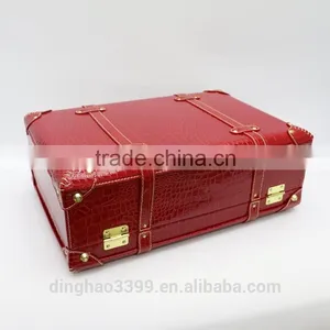 New Arrival Luggage Case Customized PU Travel Bag Fashion Red Tote Travel Bag thumbnail-4