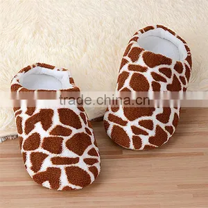 2015 New Autumn Winter Milk Cow Red Lips Coral Fleece Lovers Slippers at Home Cotton-padded Indoor Slippers thumbnail-3