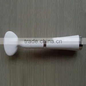 ABS Material Mini Design Electric Rotating Facial Cleaning Brush Convenient in Home Use thumbnail-3