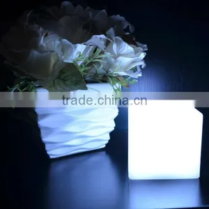 Color Changing Cube Shape Table Lamp for Home Bar Hotel thumbnail-3