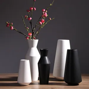 Convergent Modern Simple White Black Matte Ceramic Vase For Wedding Gift Decortion thumbnail-1