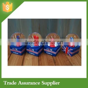 2015 New on China Interior Decor Resin Snowglobe thumbnail-4