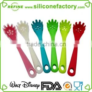 High Quality Heat Resistant Silicone Spaghetti Server, Silicone Pasta Spoon, Silicone Pasta Fork thumbnail-2