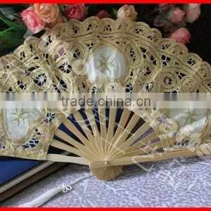 High Quality Handmande Heart Pattern Lace Fan thumbnail-1