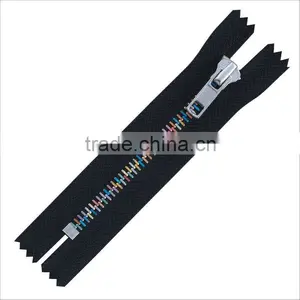 High Quality No.5 Fashion Colorful Teeth Metal Zipper for Garment thumbnail-1