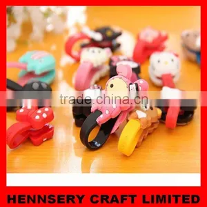 Customized Shape and Logo Soft Pvc Rubber Cable Winder for Phone thumbnail-1