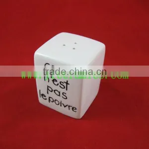 YF17002 Ceramic Salt Shaker Wholesale thumbnail-1