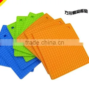 New Design FDA Grade Square Silicone Trivet thumbnail-3