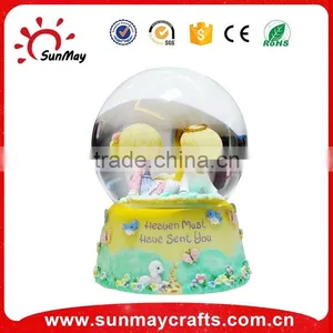 Snow Globe of Polyresin Craft thumbnail-5